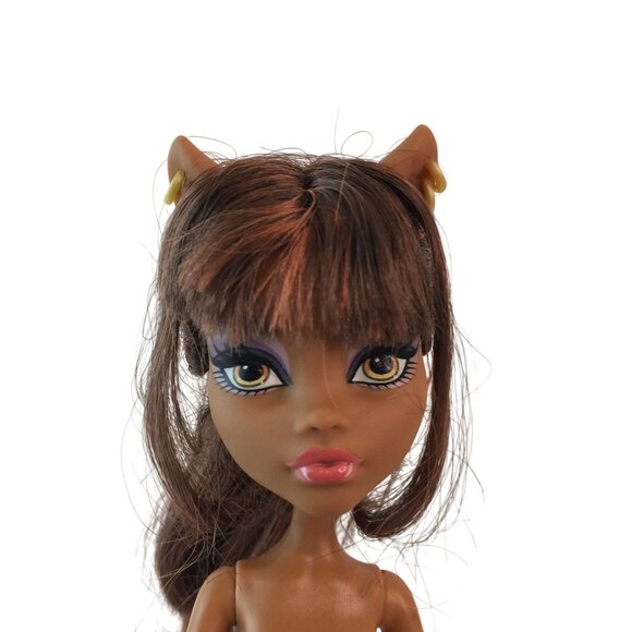 Monster High Clawdeen Wolf Coffin Bean Nude Doll 2012 w/Jewelry - Picture 3 of 6